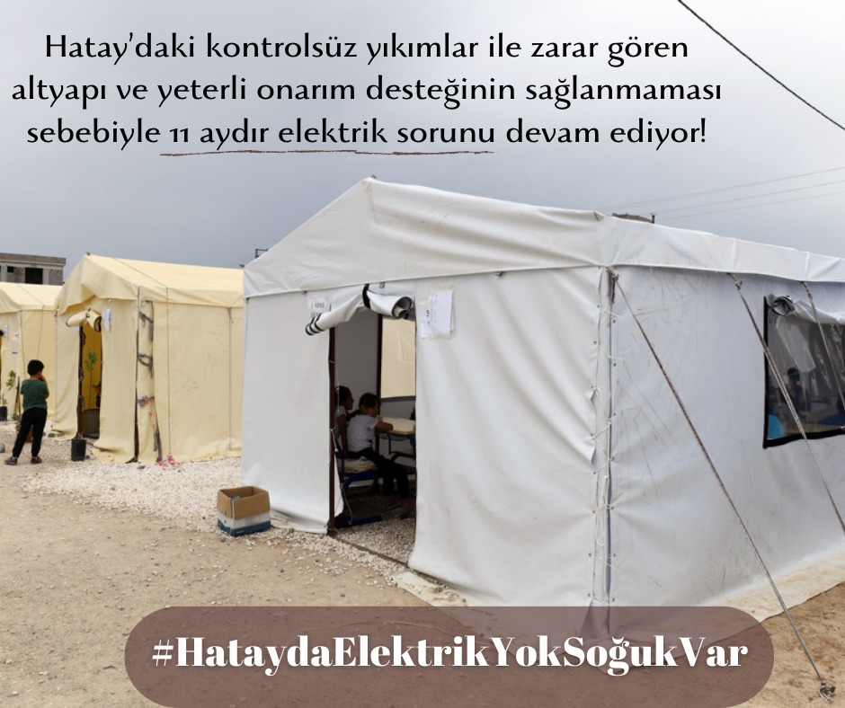 Samandagafet's tweet photo. Hatay karanlık!
Hatay soğuk!

11 ay geçti hala doğru düzgün barınma yok, elektrik yok, internet yok!

Bu karanlığın bu imkansızlığın ortasından size sesleniyoruz;

 #HataydaElektrikYokSoğukVar https://t.co/CMfjc65lSW