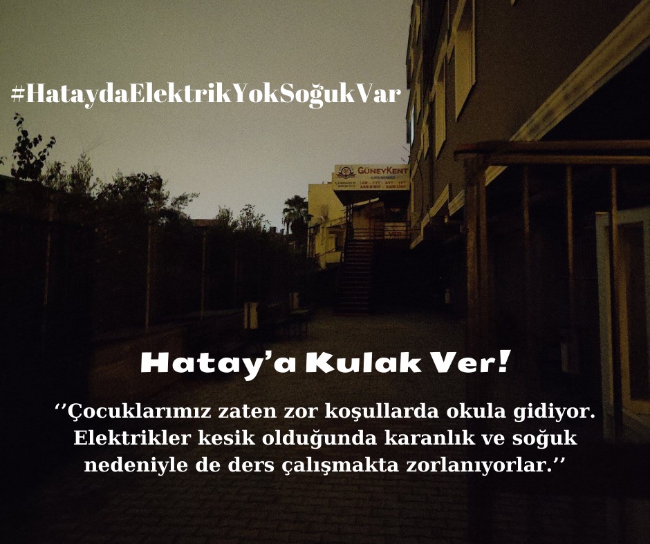 Samandagafet's tweet photo. Hatay karanlık!
Hatay soğuk!

11 ay geçti hala doğru düzgün barınma yok, elektrik yok, internet yok!

Bu karanlığın bu imkansızlığın ortasından size sesleniyoruz;

 #HataydaElektrikYokSoğukVar https://t.co/CMfjc65lSW