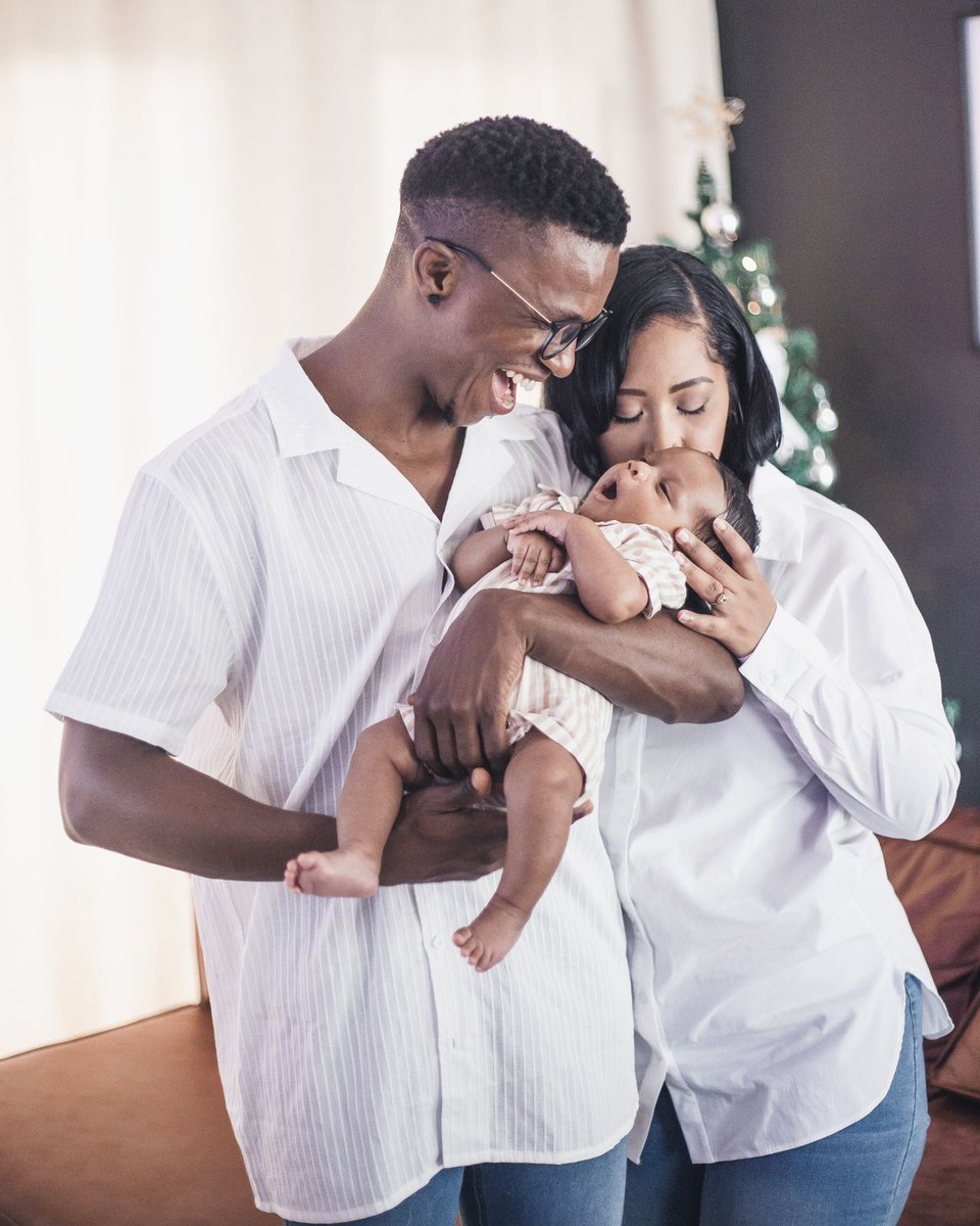 RobynleeJansen1's tweet photo. Merry Christmas from my little family and I ❤️ https://t.co/iZeVXh23NK