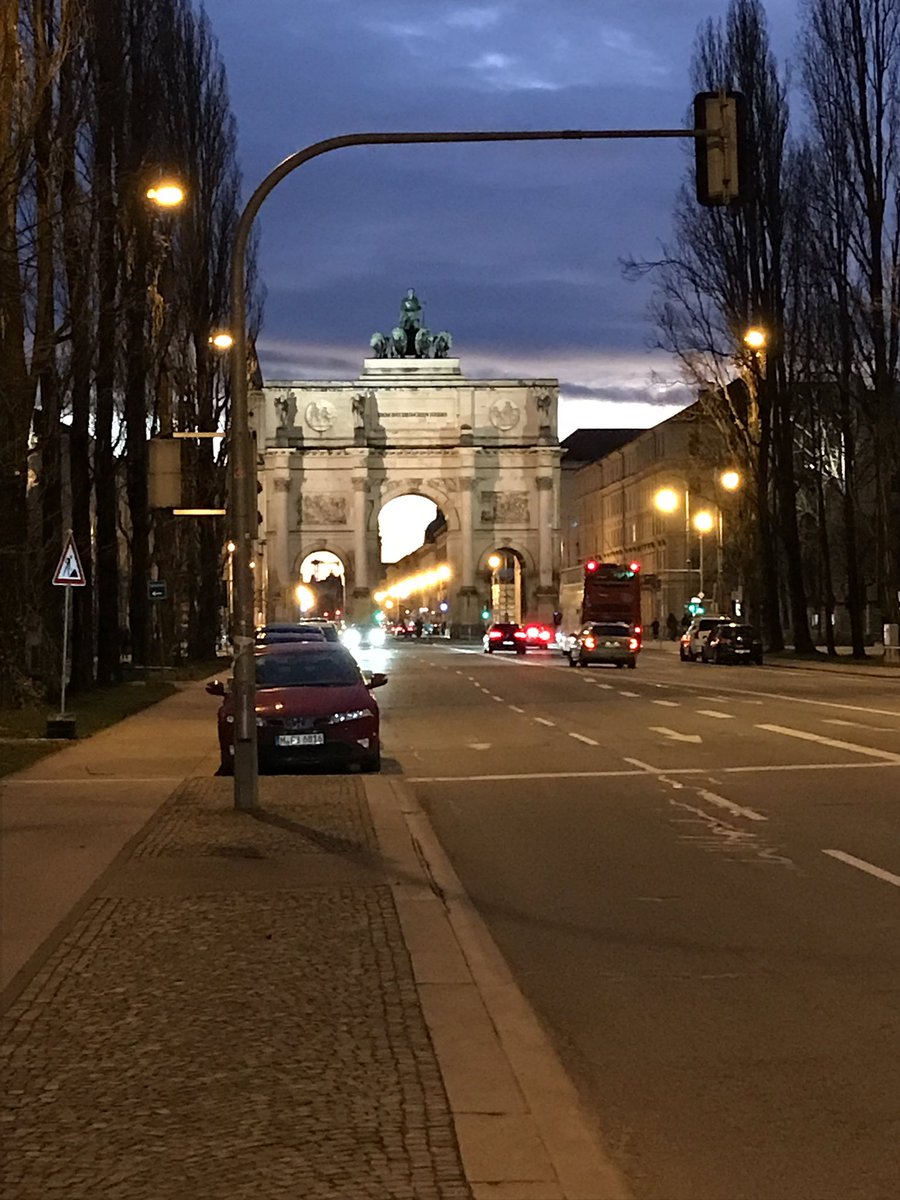 BalzerBizan's tweet photo. Nice walk through Schwabing in Munich…😃 https://t.co/1mhUf9Txng