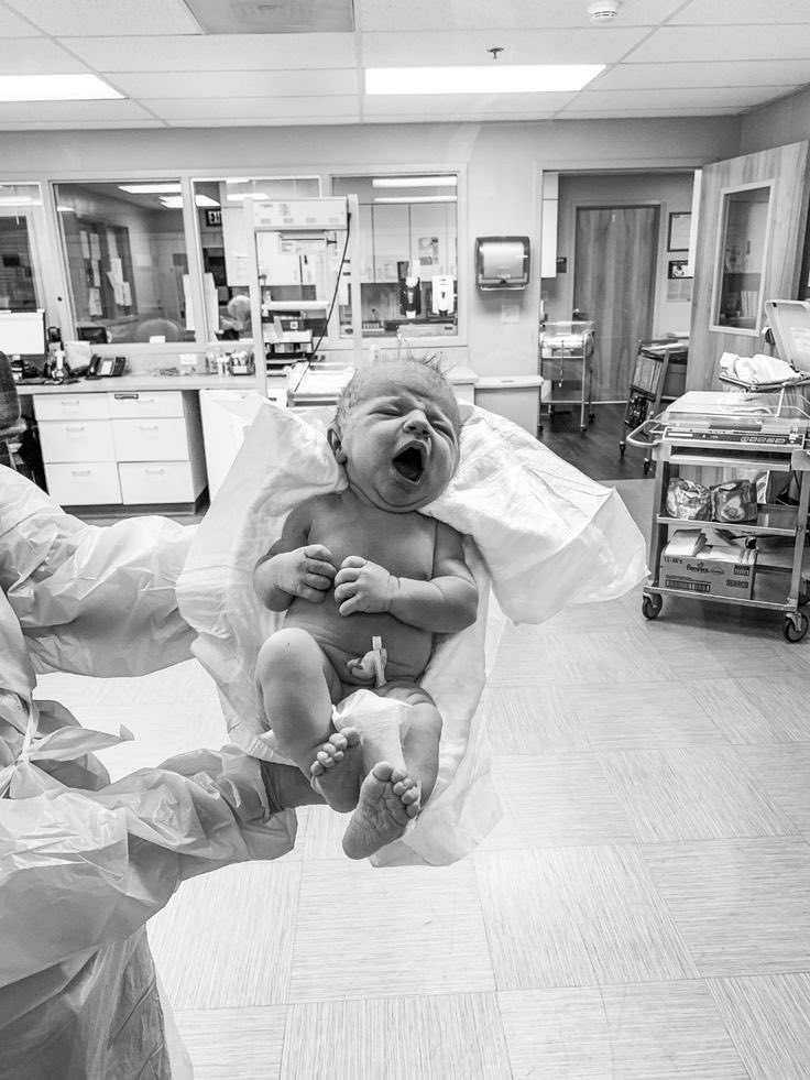 nossa bebê nasceu quando eu menos esperava, papai vai te proteger sempre, não espere ter menos do que o mundo, eu te amo!!