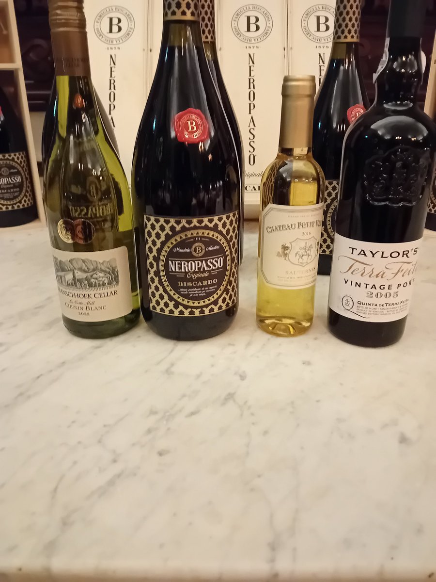 Boxing day wine wine flights <a href="/swintonestate/">Swinton Estate</a>. We do them good. Salud🍷🇸🇪👍