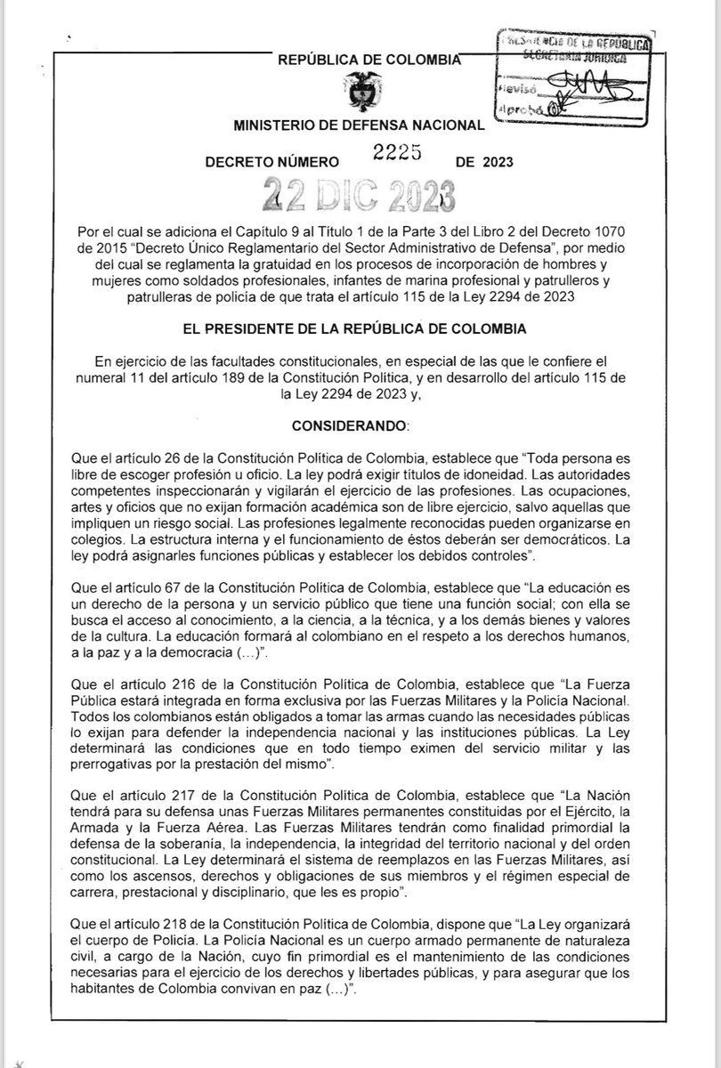 MaPaulaFonseca's tweet photo. Atención ! 

Ahora los jóvenes en Colombia pueden ingresar GRATIS a la marina, al ejército y a la @PoliciaColombia 

El presidente @petrogustavo le cumple a los jóvenes 👇🏻 https://t.co/G8Wqd9bBHG