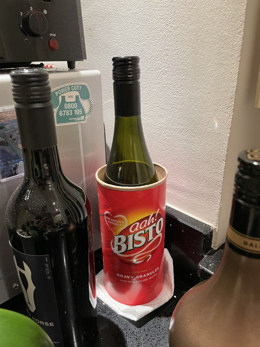 Sally Thomas tweet media