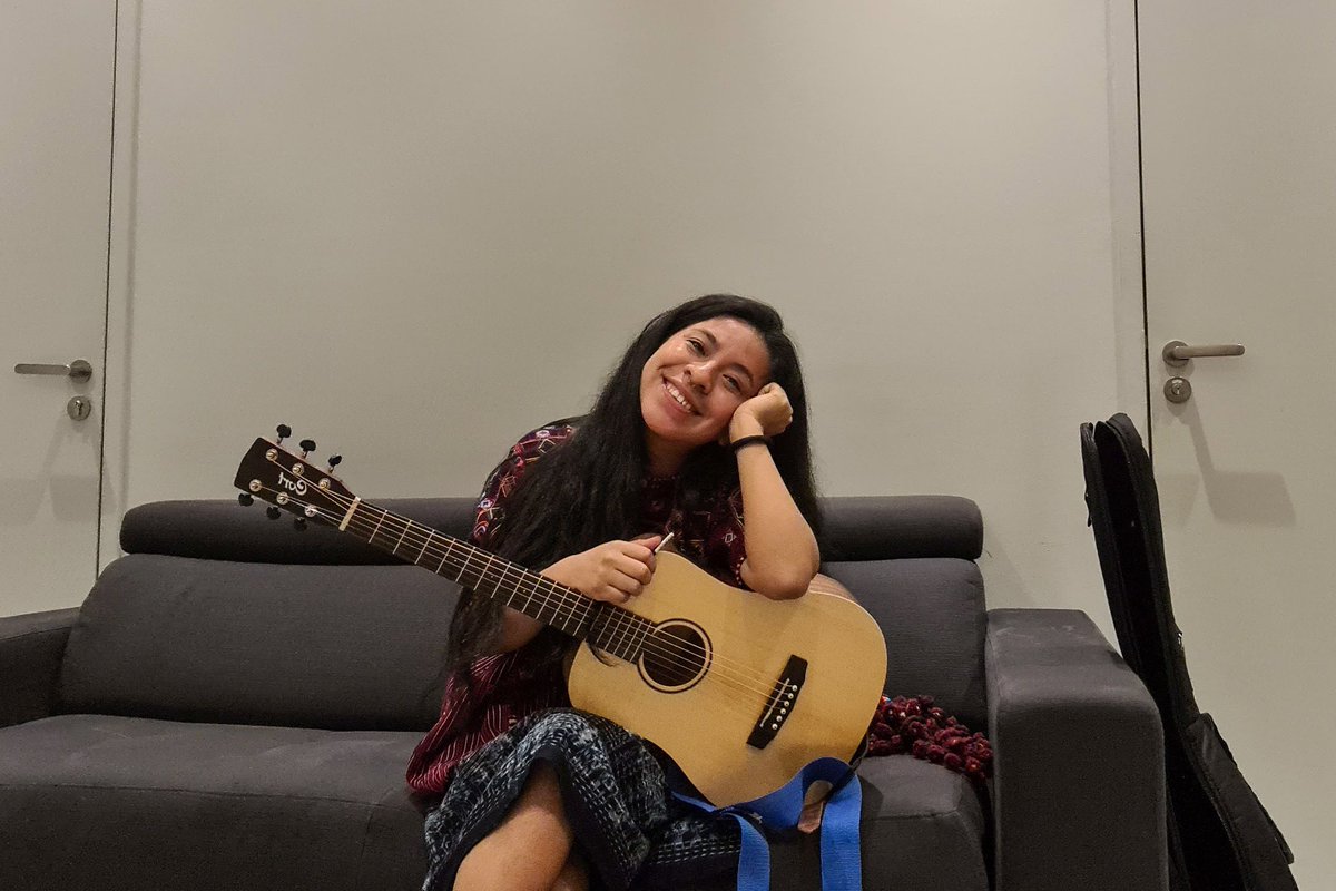 SaraCurruchich's tweet photo. Mañana voy a cantar con muchísimo amor y agradecimiento, será mi ultimo concierto del año en Guatemala. ¡Nos vemos a las 5pm en el Convivio por la Resistencia! 💕

Lugar: Frente al MP
#Chixot https://t.co/sw1zM7tpkY