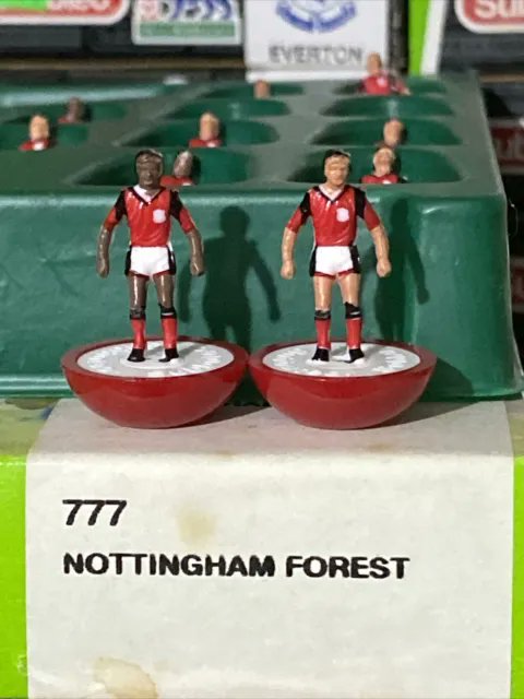 Absolutely love this Subbuteo team. It reminds me of Andrea Silenzi and that is never a bad thing. #NFFC