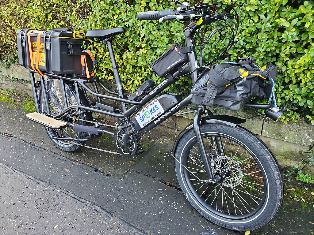 SpokesLothian's tweet image. Another local #SmallBusiness
:MG Handyman
with Spokes-supported🚲#CargoBike

#Radwagon4 from @RadPowerBikes
carries his toolbag &amp;amp; box "with ease"

Report-&amp;gt;spokes.org.uk/wp-content/upl…

👍Applicns welcome from other #Edinburgh/#Lothians #microbusiness/#volorgs
-&amp;gt;spokes.org.uk/documents/advi…