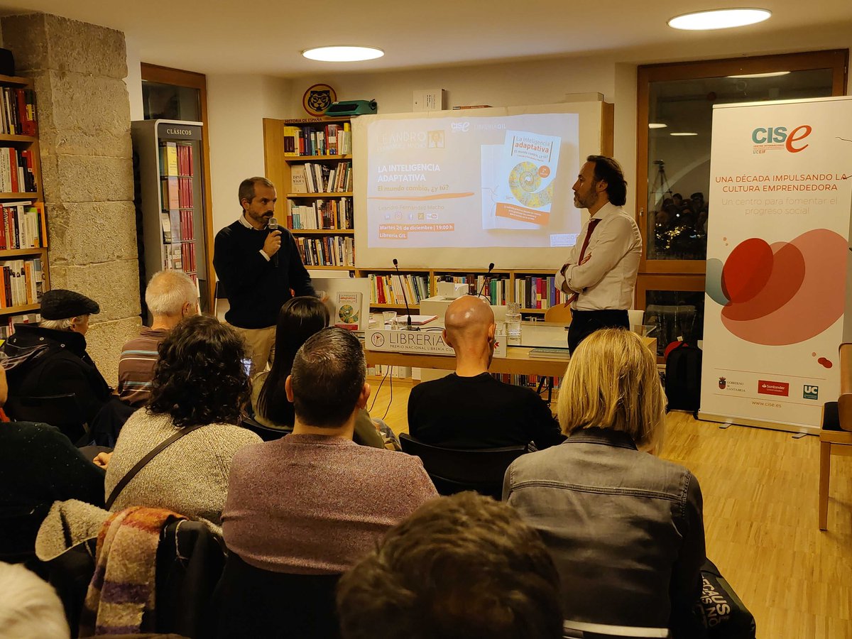 emprendecise's tweet photo. Lleno absoluto en @libreriagil en la presentación del libro "La Inteligencia Adaptativa. El mundo cambia ¿y tú?" de @leandrofmacho presentado por @nachrogu, director área #Innovación y Cultura Emprendedora de #EmprendeCISE ¡Regalo muy🔝para estas fechas🎁! https://t.co/IhmmdRcr7O