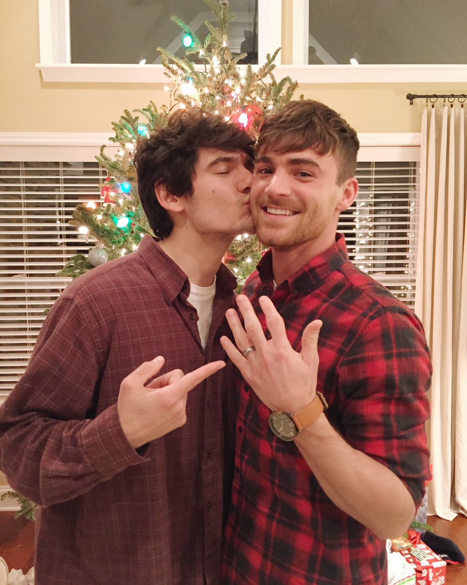 PJ & Thomas tweet media
