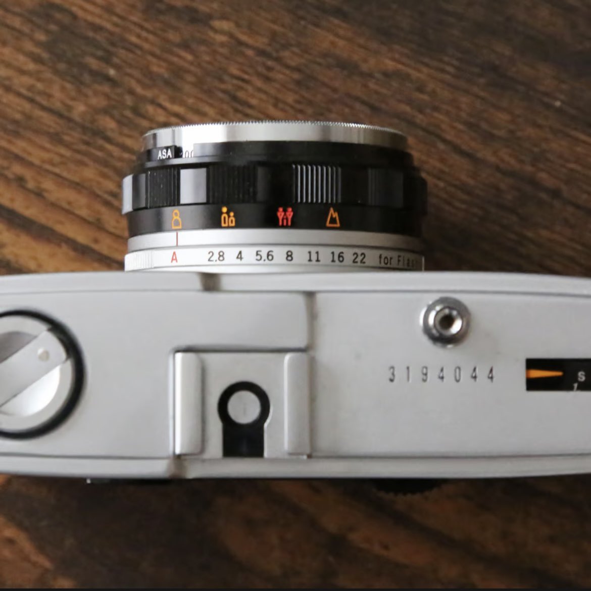 DearPru43803316's tweet photo. メーカー:OLYMPUS/オリンパス、カメラ名:TRIP 35 フィルムカメラです。お久しぶりに新しいカメラを追加しました!プロフィール→STORESまで! #雑貨 #ブロカント #ヴィンテージ #フィルムカメラ #film #oympus #オリンパス #trip35 #カメラ女子 https://t.co/S5zAIBugln