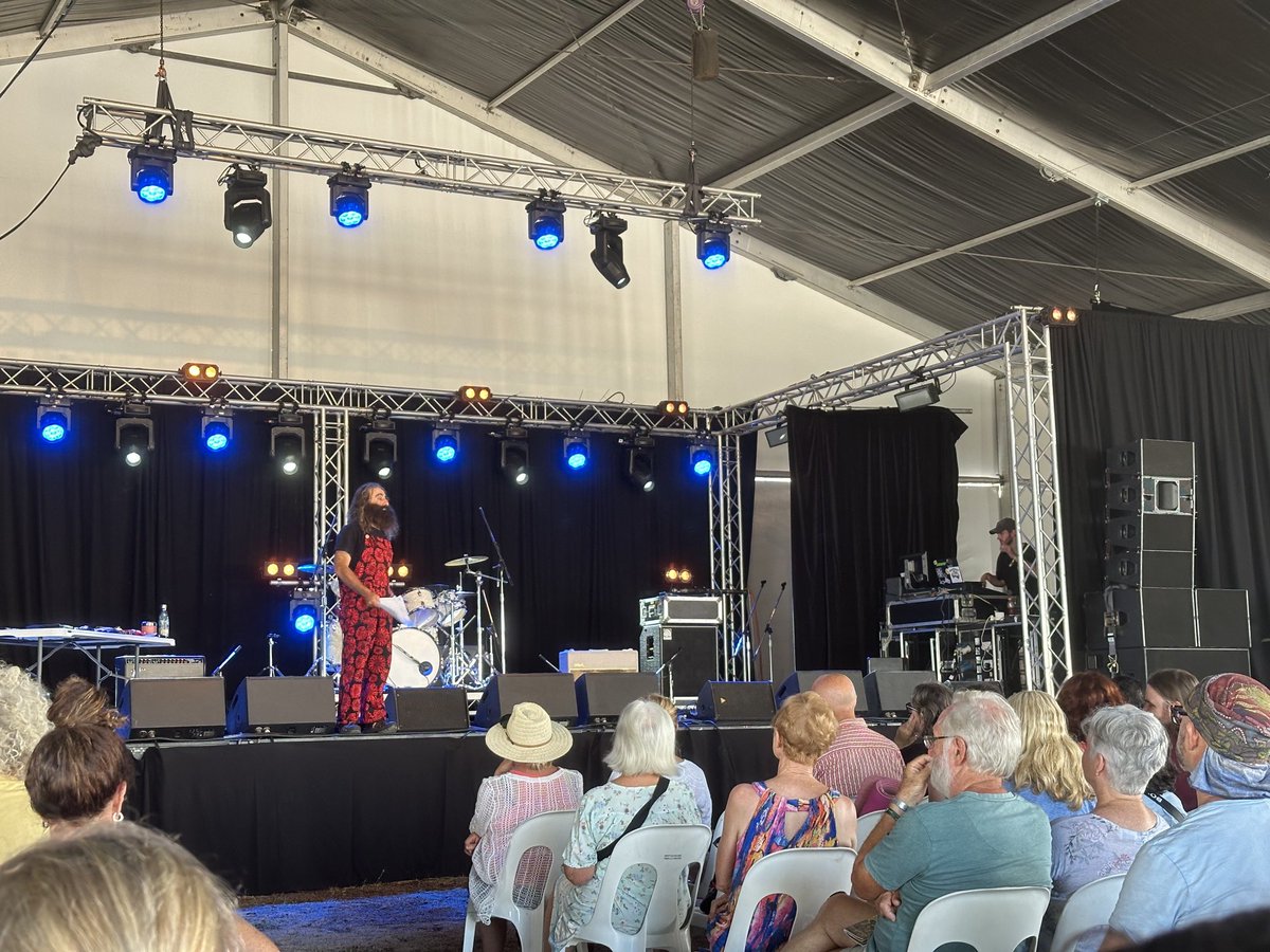 ⁦<a href="/CostasGarden/">Costa Georgiadis</a>⁩ going well.. ⁦<a href="/Woodfordia/">Woodfordia</a>⁩ … ⁦<a href="/abcbrisbane/">ABC Brisbane</a>⁩  ⁦<a href="/abcnews/">ABC News</a>⁩