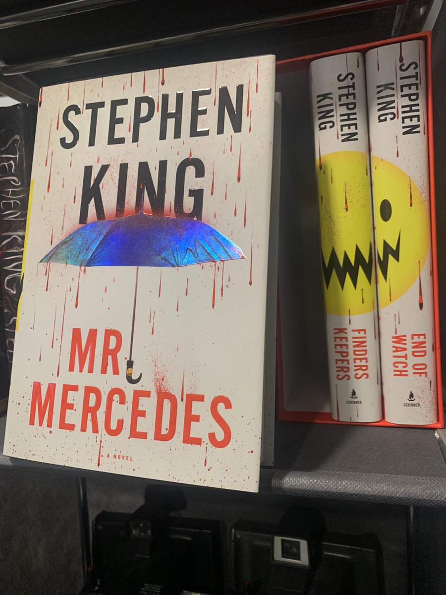 stormingmybrain's tweet photo. Best Christmas gift ever!!! I have a lot of reading ahead of me @StephenKing #billhodgestrillogy #books #reading https://t.co/FoIfGtbNSD