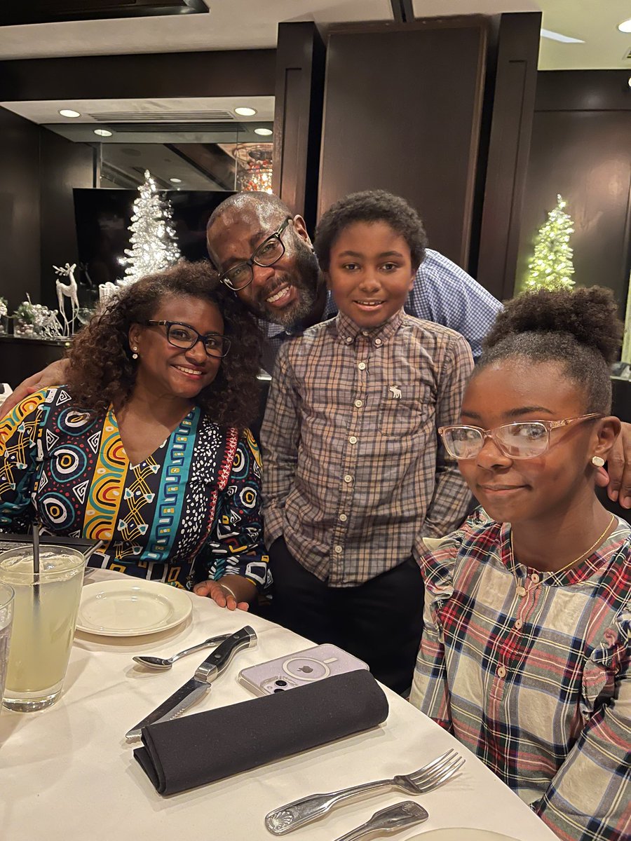 ToYourHealthDrG's tweet photo. From our family to yours, Merry Christmas 🎄 and Happy New Year 🎆! May God continue to bless you with health, happiness, and love ❤️!  #familytime #familytraditions #blessings https://t.co/8abtq0BvlA