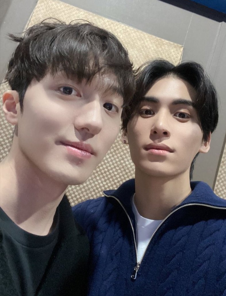 A1Celeste's tweet image. 😇 and 🌞 selfies