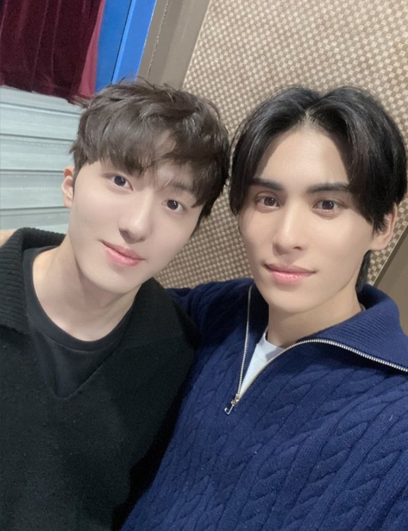 A1Celeste's tweet image. 😇 and 🌞 selfies