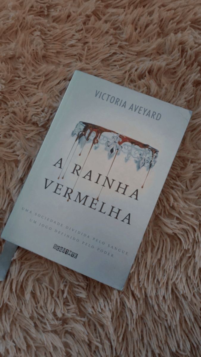 Lennallima's tweet photo. Qual a opinião de vocês sobre esse livro? Tipo, já estou no capítulo 19 e voltei a ler depois de meses. Não quero falar nada que me arrependa dps. :|
#rainhavermelha #livros https://t.co/gPtJte5FVk