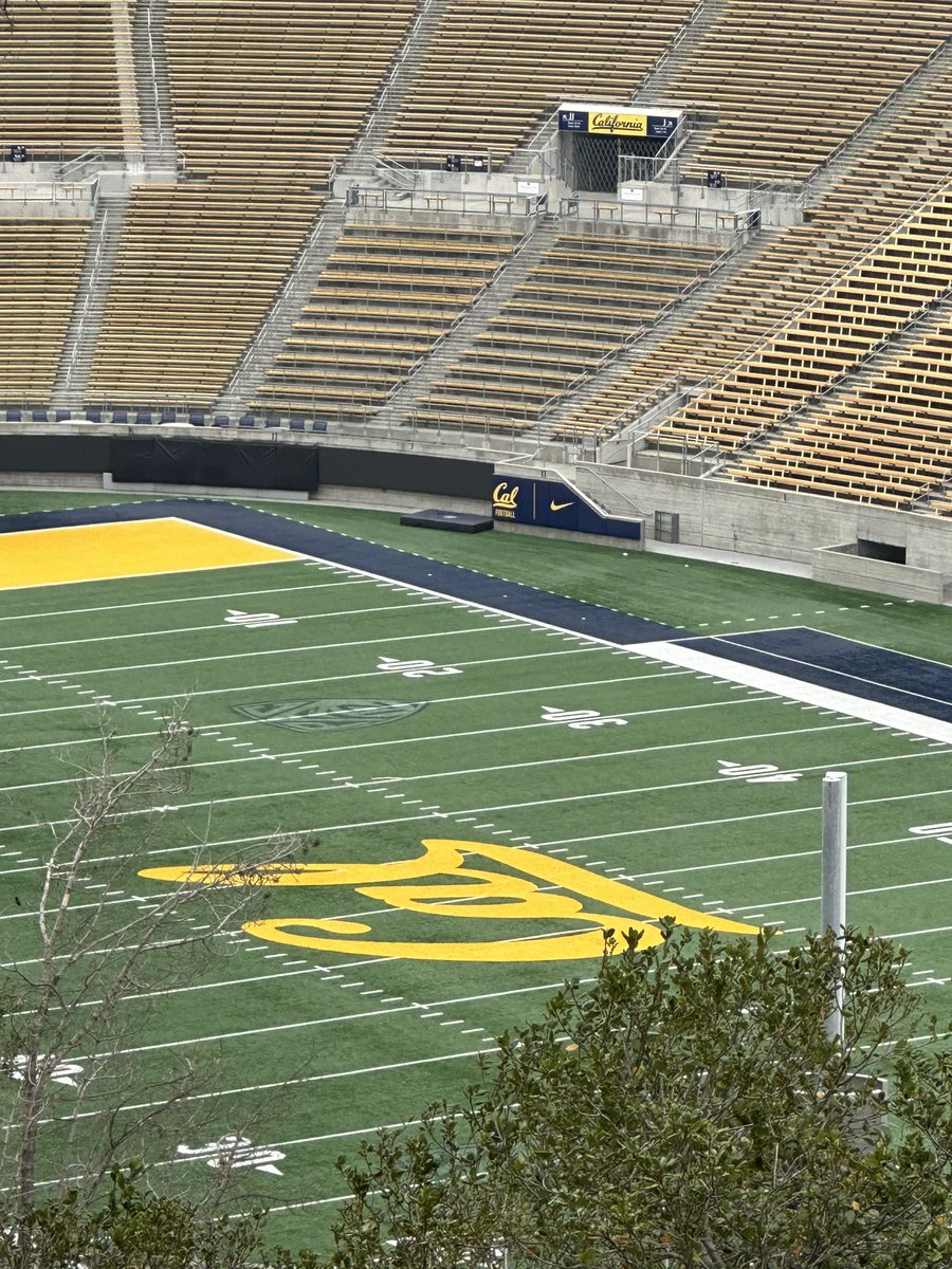 BearsBy50's tweet photo. visited tightwad hill and damn theyre already letting the pac-12 logos fade 😭 https://t.co/9Itokvv46P