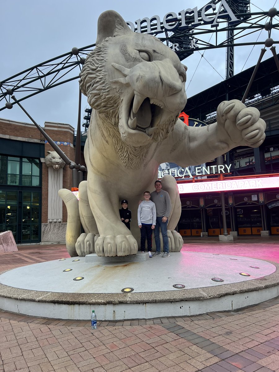 adamdwagner's tweet photo. A fun day with the boys in one of our favorite cities! BG didn't win, but it's almost a certainty that we get to see the Pistons make history tonight!! https://t.co/eMpZEgeQrJ