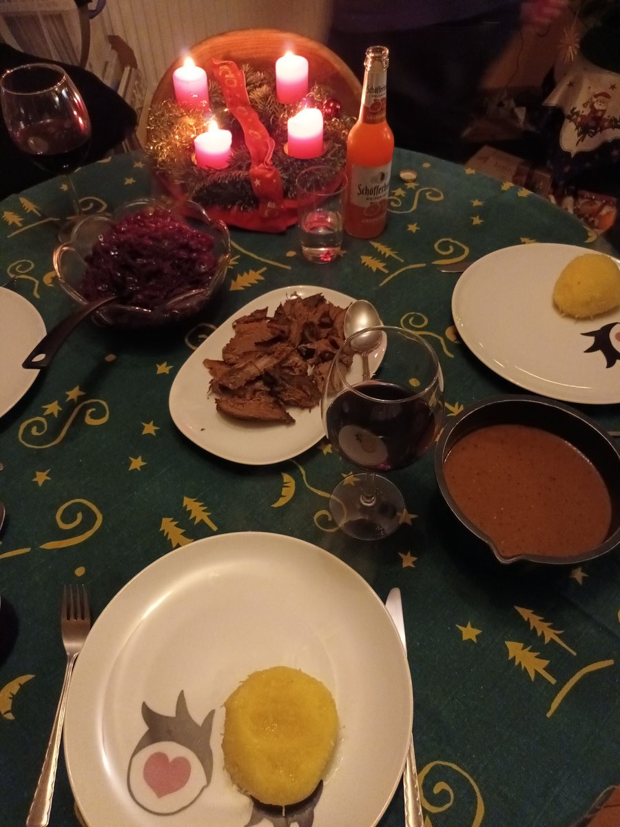 kristallnaach's tweet photo. 🕯️🎅 2. #Weihnachtstag 🤶🎄
🥰🎄War das wieder lecker🍷😋
#Rehkeule🦌 Rotkraut 🥔 Klöße und
"meine"🌱 schwedischen🍓 #Lingon
(das #selbstgemacht'e #LingonSylt)
#Preiselbeeren 🌱 #Elchenländle23
🎄👼 #Weihnachtszeit🕯🎄
🤶 🎄 #Weihnachten 🎄 🎅 https://t.co/32hGgGDQWH
