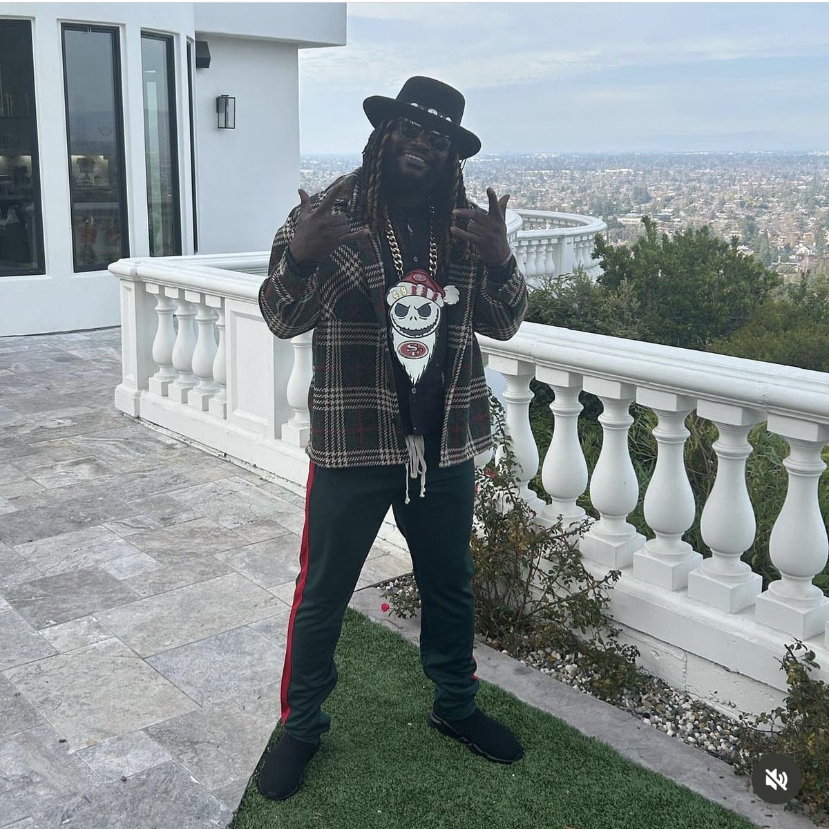 Boobie24Dixon's tweet photo. Let’s Gooooo‼️🗣️ We Still lit 🗣️🔥🔥🔥🔥🔥 #ItsBoobieD🤘🏿 #Firemancomin🔥 #2Legit2Quit💯 #Realsteppersonly👣 #Ironsharpensiron⚒️ #SipMade〽️ #ChristmasDrip🎁🎄 https://t.co/R44OHV0qXs