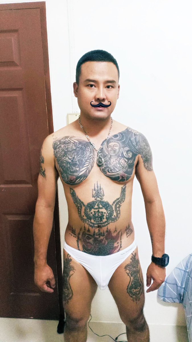 หน้าหลังแบบไหนสวยครับ