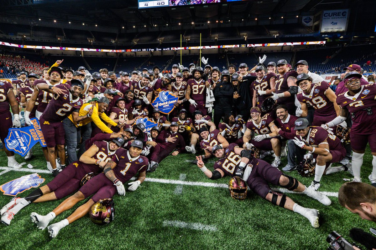 GameAboveBowl's tweet photo. Minnesota for the win‼️ Safe to say they rocked the boat 🚣‍♂️! 

Congratulations to our 2023 Quick Lane Bowl Champions ❤️💛! This is what champions look like 🏆!! @GopherFootball 

Final Score : 30-24 

#QuickLaneBowl #RTB #Champions #bowlseason https://t.co/wVHl3yFhu6
