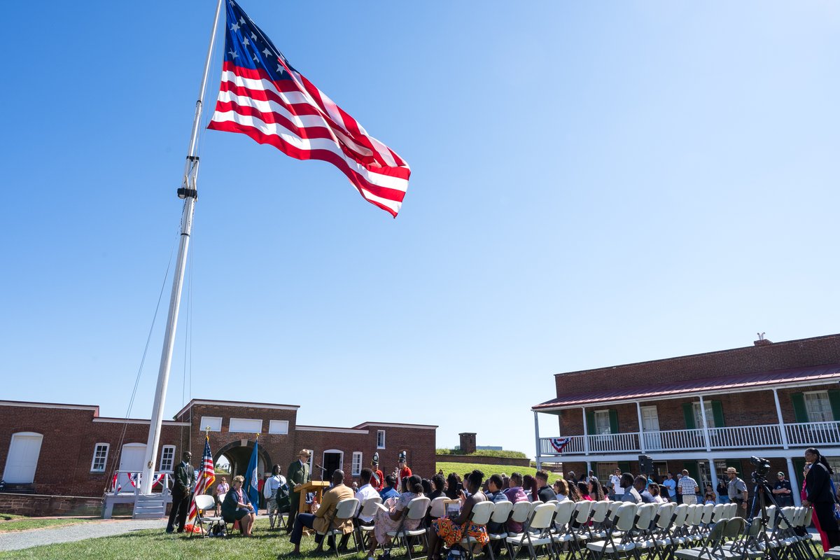 #USCISYearInReview: There’s no greater moment than becoming a #NewUSCitizen unless it’s becoming a citizen in some of the most beautiful and historic places in our great nation!