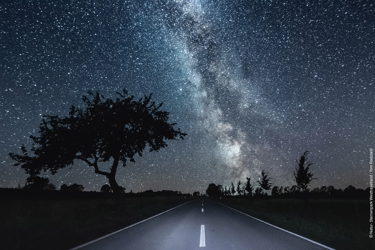 GermanyTourism's tweet photo. Did you know that Westhavelland, around 70 km (43 miles) to the west of Berlin, is one of the darkest spots in the whole country? A perfect area for stargazing! You can even see the Milky Way with the naked eye! https://t.co/JBVXRCsJ44