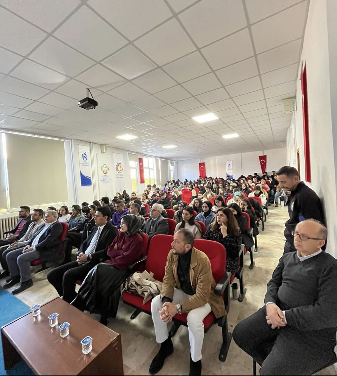 isubu_uluborlu's tweet photo. Cumhuriyetimizin 100. yılı kutlamaları kapsamında Yüksekokulumuz tarafından “Cumhuriyet ve Kazanımları” konulu bir etkinlik düzenlendi. https://t.co/3yJr3oF4rw @isubu32 @yilmazcatal_ @MyoUluborlu https://t.co/whbNmPvx8T