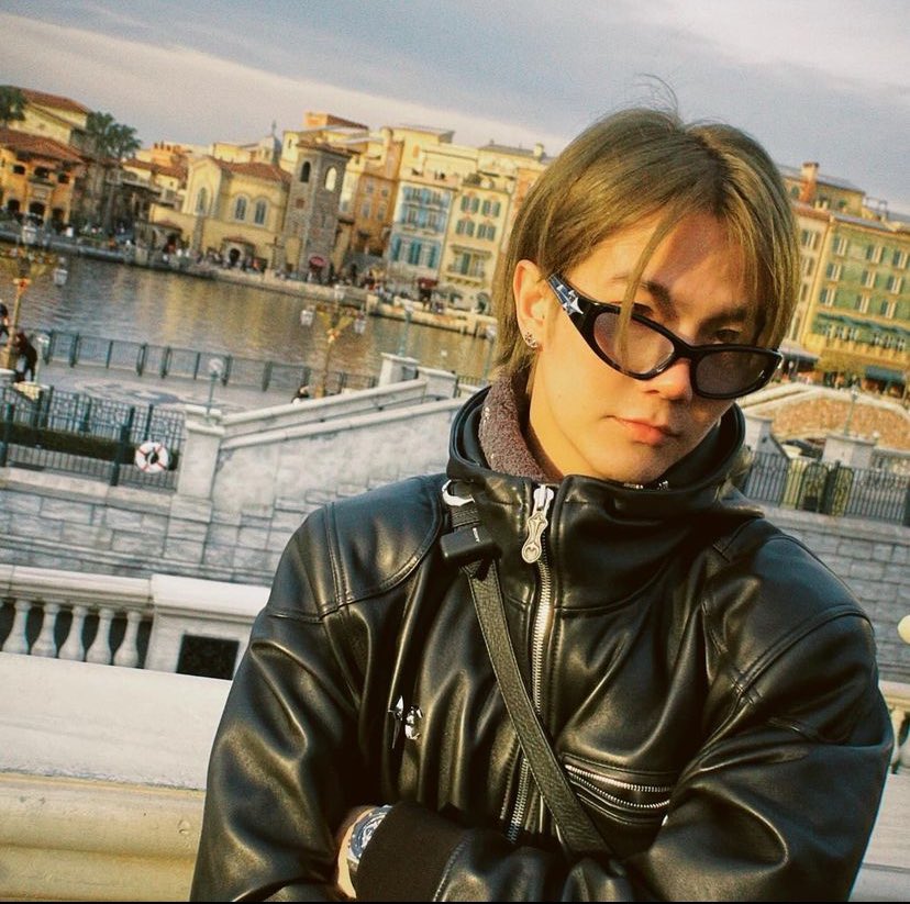 build_army's tweet image. ✨ STARLIGHT TWITTER EVENT | DAY 3 ✨ ~ 27.12.23 ~

Please RT/QRT this post to win extra votes for Build! 💙💙

🎯 2000 rt = 4000 tickets
🎯 1000 rt = 1500 tickets
🎯 500 rt = 500 tickets

🔗starlightawards.asia/?sid=f4h5b3ea

#BuildJakapan #STARLIGHTAWARDS #STARLIGHT2023XBuildJakapan