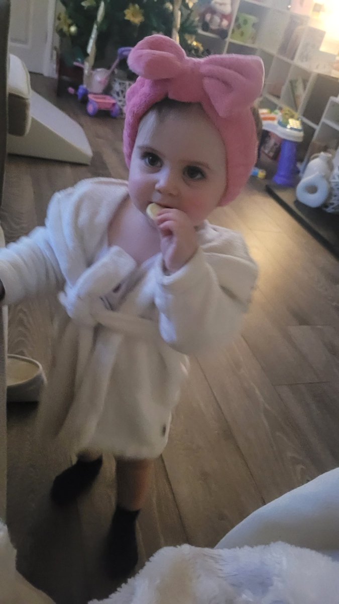 SJY_JSP's tweet photo. The best Christmas with my girl 😍 #secondchristmas #babygirl #family https://t.co/682ydTXUdf