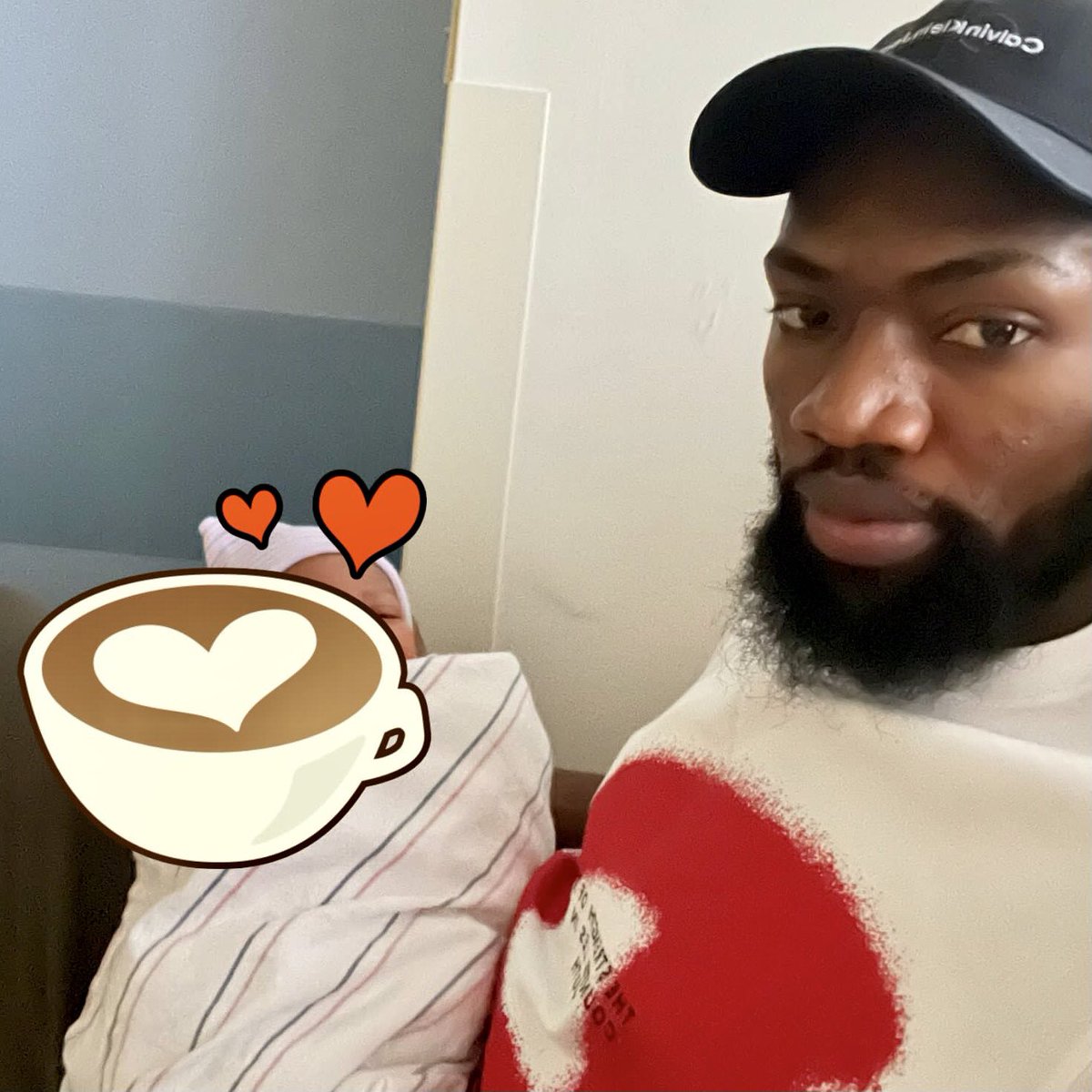 CRizesporAS's tweet photo. 👶 Profesyonel futbolcumuz Okechukwu Godson Azubuike baba olma sevincini tattı. 

Azubuike ailesini tebrik ediyor, Gabriella’ya sağlıklı ve uzun ömürler diliyoruz. 💓 https://t.co/cEQZMvt6Y0