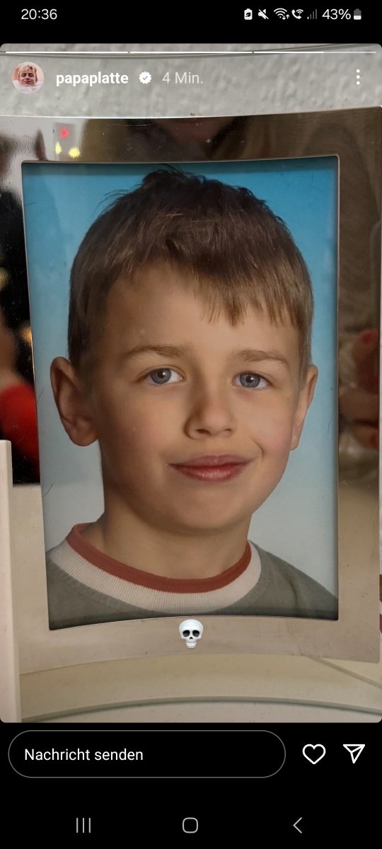 TabnaP's tweet image. Bin ich der einzige der denkt @Papaplatte hat ähnlichkeiten mit diesem Kai Julius aus dieser Doku?