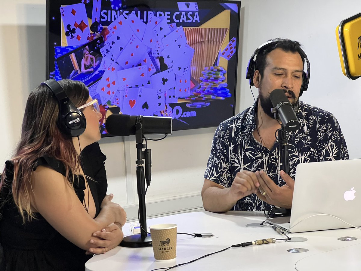 Agencia_Collage's tweet photo. Ahora por @radiolaclave conversa @conilewin de @SupernovaChile , quienes se presentarán en fiesta Adrenalina este 31 de diciembre en Matucana 100. 
Produce @blondieclub https://t.co/9xVppykeUL