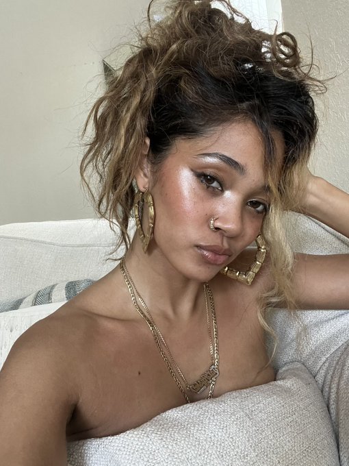 I ain&rsquo;t bluffin https://t.co/EW7HOu04VH<a href="/tag/noordinary"class="tags"><span>#noordinary</span></a><a href="/tag/taiaysha"class="tags"><span>#taiaysha</span></a>