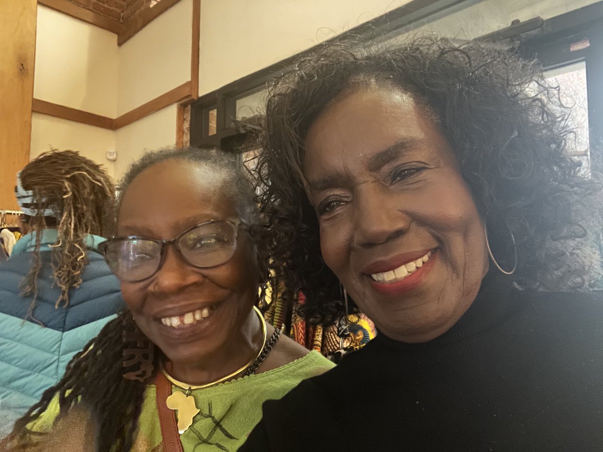 Brenda Howerton (@brendahowerton) on Twitter photo 