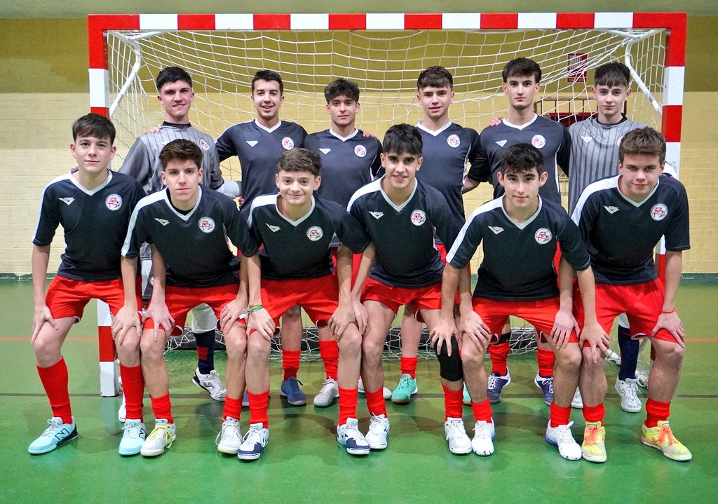 FCyLF's tweet photo. 🔴⚪️ Los combinados autonómicos #Futsal Sub19 y Sub16 se entrenan en Mérida en la previa al debut del Campeonato de España 🇪🇸

⚽️ Mañana, @FCyLF - @futbolaragon 
✔️Cadetes 10.00 horas 
✔️Juveniles 12.30 horas 

Info ℹ️ directos 📺 convocatoria...👉 https://t.co/btDF210PEC https://t.co/2gwMDkCNpE