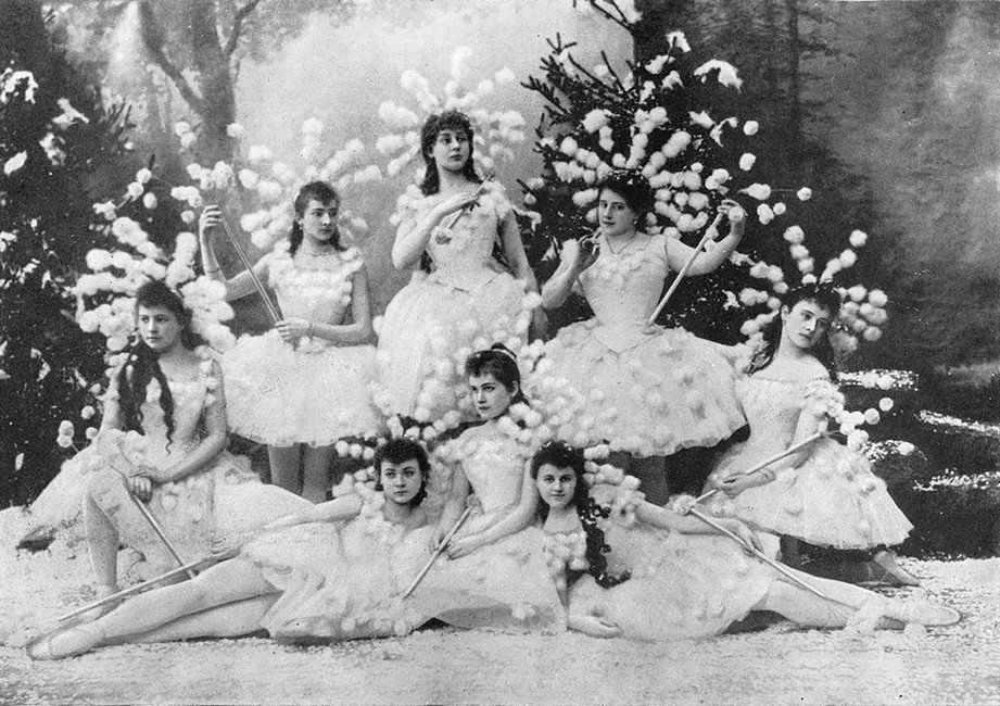 nycballet's tweet image. #NutcrackerNumbers The first production of The Nutcracker premiered 131 years ago, on December 17, 1892 at the Mariinsky Theatre, choreographed by Marius Petipa and Lev Ivanov on the Imperial Ballet.

Don&apos;t these Snow Maidens&apos; headpieces resemble our dancers&apos; handheld pompons?