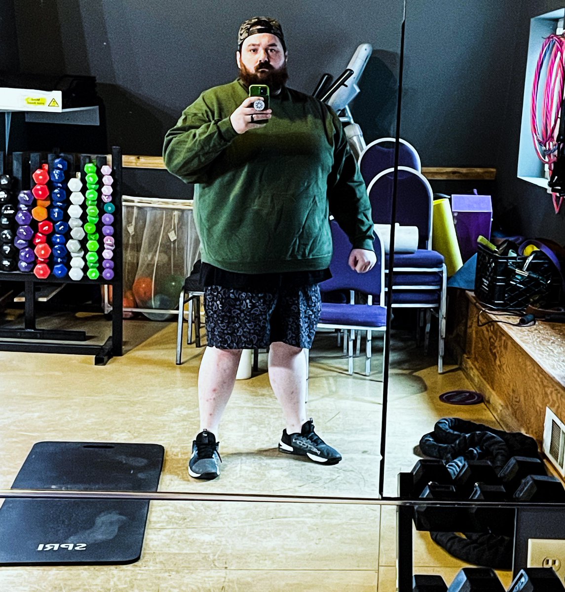 Schooch__'s tweet image. "Post-Christmas sweat session complete! 💪🏋️‍♀️ Crushed a fantastic workout to balance out the holiday indulgence. Who else is back on the grind? #PostChristmasWorkout #FitLife"