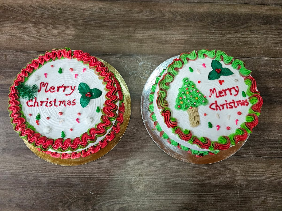 COTAP's tweet image. Merriment in #Mawphlang! Here's a taste of the Khasi Hills REDD+ Project Team's holiday party, complete with a gift exchange, treats, games, and... our favorite... an *artificial* tree 😍 #sdgs #climatechange #climatejustice #naturebasedsolutions #deforestation @Plan_Vivo