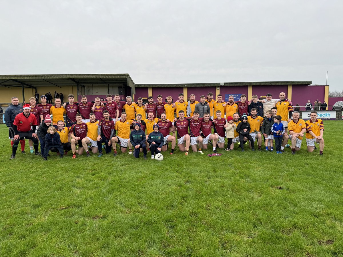 HoranLiam's tweet photo. My ball...
Not my ball.

@ballinrobegaa O25 v U25 for the Aidan Golden Memorial Cup today was a thriller.

Old lads won. They were more an O35 team than O25. This fresh existential crisis will keep us going to circa March.

Huge crowd turned out to remember Aidan.

#gaa #mayogaa https://t.co/JDrY40IZ6y