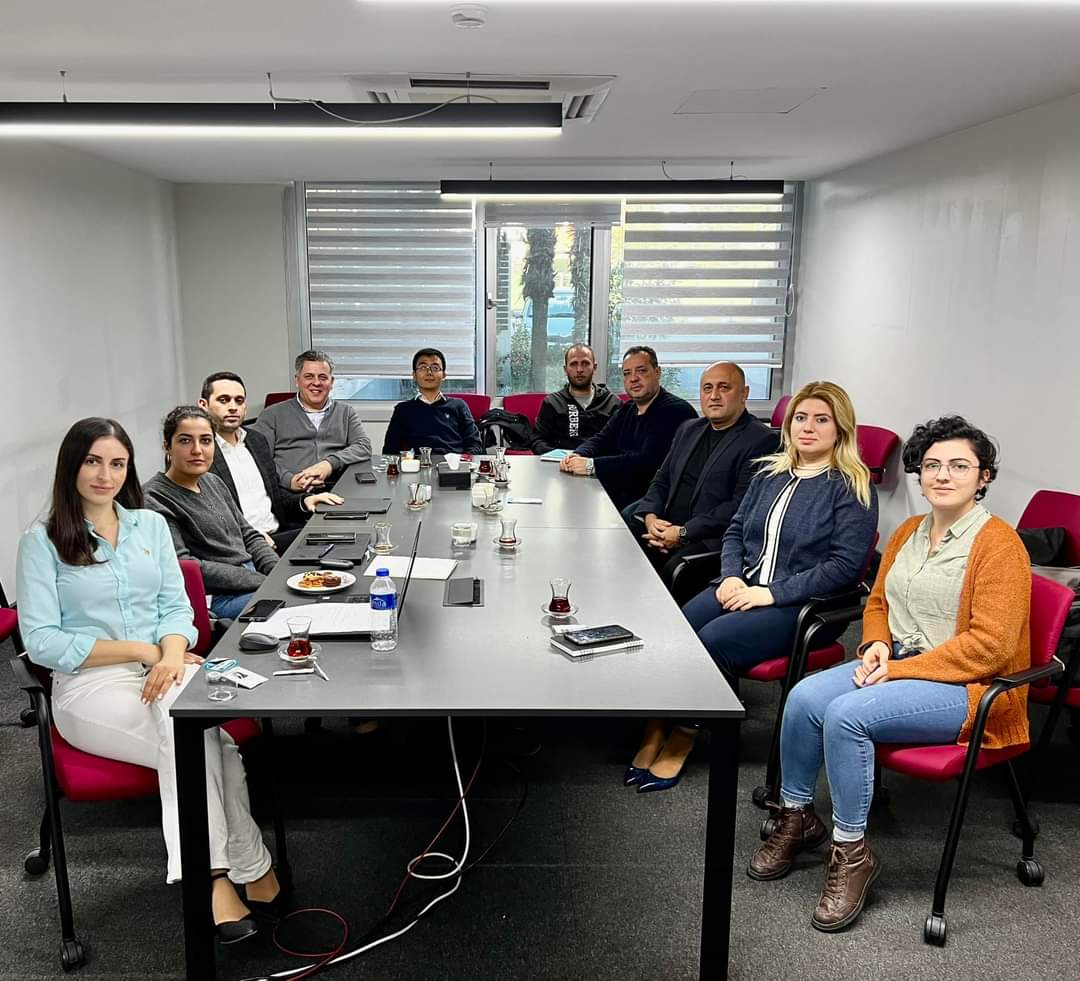 TmsIstanbul1Sb's tweet photo. Şubemize baglı #Salcomp işyerimizde sözleşme görüşmeleri neticesinde anlaşma sağlanamamış olup uyuşmazlık tutulmuştur.Şube Başkanımız #MehmetAliAkman  Görüşme sonrası süreç hakkında arkadaşlarımıza bilgilendirmelerde bulundu.
#GüçlüTürkMetal
#HepimizBiriz https://t.co/3Jlr3t6qs1