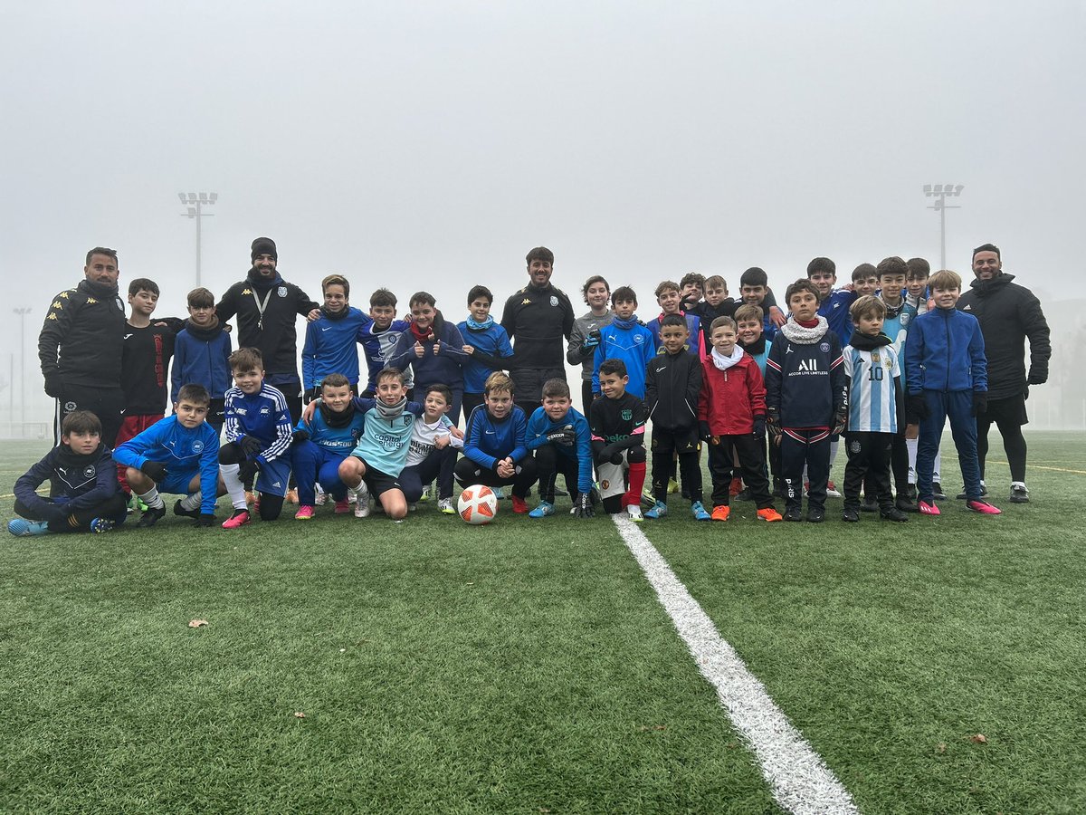 Primer día del I Campus de Fútbol Navideño con una gran acogida!! Gracias a todos!! 

⚽️Arganda Football Academy⚽️