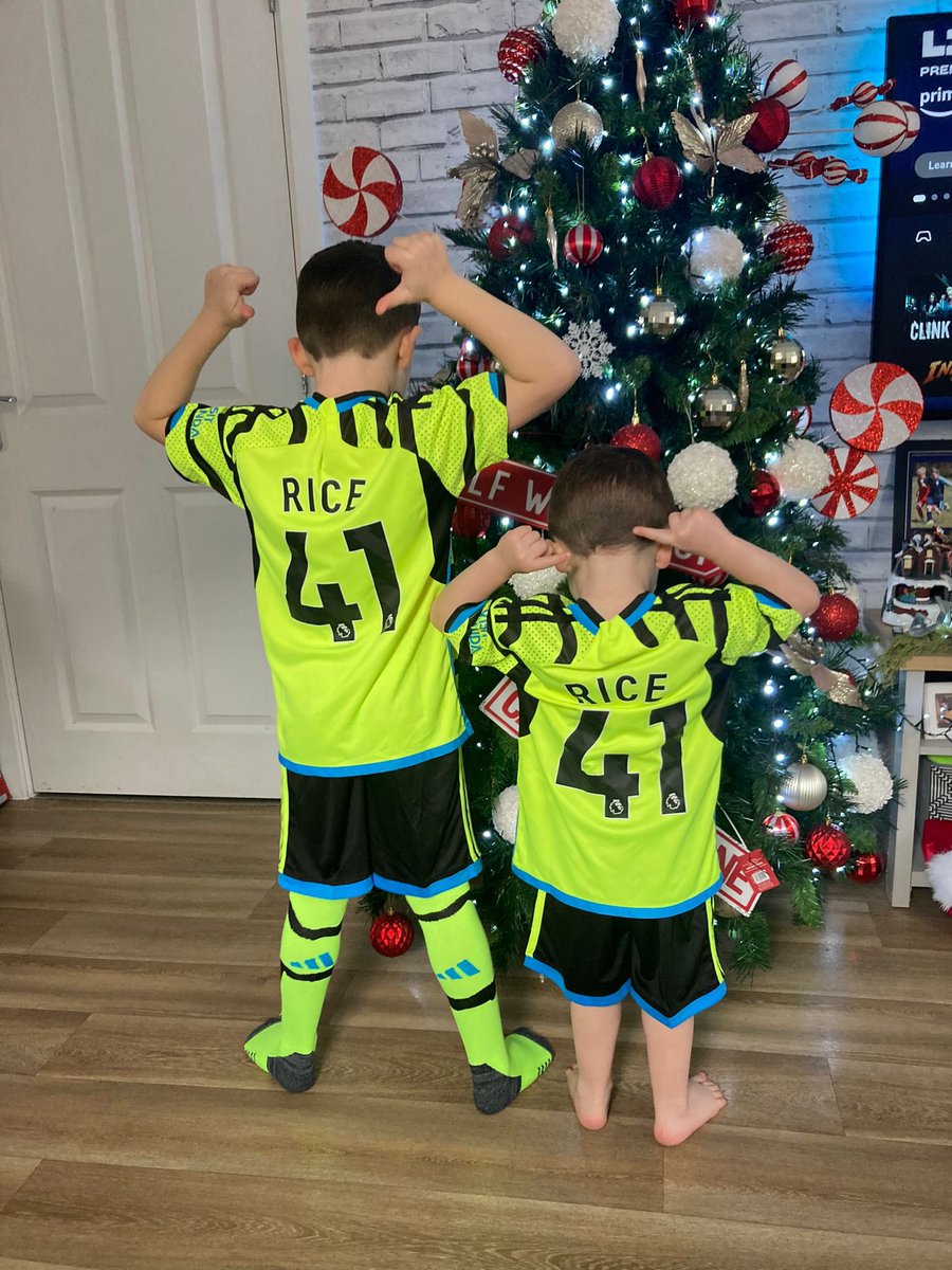 CJSaunders90's tweet image. When the boys are @_DeclanRice mad 😎⚽️🔴⚪️