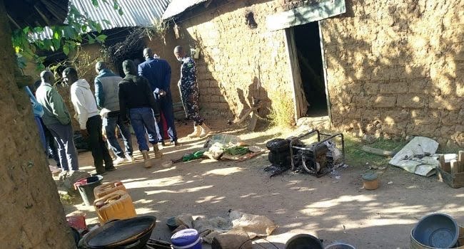 viachrist_'s tweet photo. 🇳🇬 | FLASH - Plus de 160 Nigérians chrétiens ont été massacres dans 15 villages différents de l’État de Plateau, le jour de Noël.

Plus de 300 personnes seraient blessés, et plus de 200 maisons brûlées. (Via Reuters / The Guardian) https://t.co/UmYANNZgjK