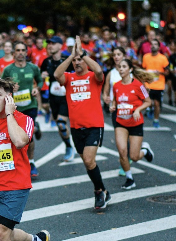 xpablitus's tweet photo. El 2023 ha sido el año del reencuentro con la 1/2 Maratón. 
Un año de motivación, constancia y trabajo. 
Un año de apoyo y ánimo incondicional de mi esposa @Valencia12Olga y de mis hijos a los que no puedo querer más. 
Gracias por tanto. ❤️
#Mi2023RTVE https://t.co/h2BC6B0GR9