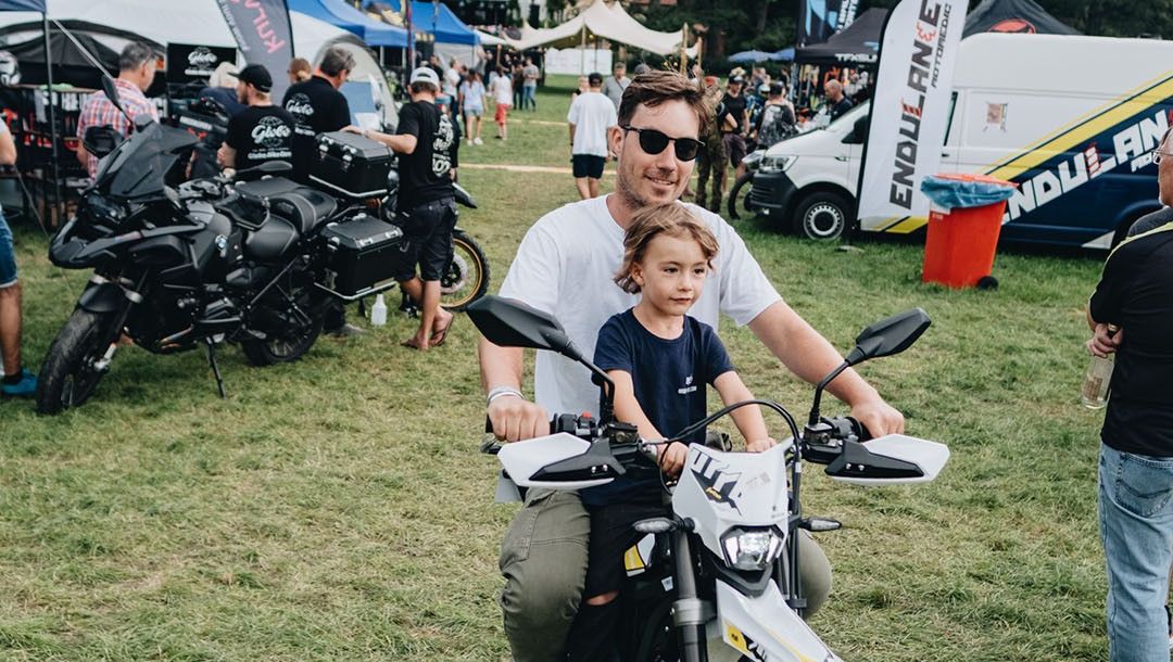 BadandBold's tweet image. Wir hoffen, du hattest schöne Weihnachtsfeuertage. Nun läuft der Countdown zum Jahresende. Und für deine Chance auf die letzten vergünstigten Early-Bird-Tickets für unser @MaxlRide 2024. Nur bis zum 31.12.23!

vivenu.com/event/maxlride…