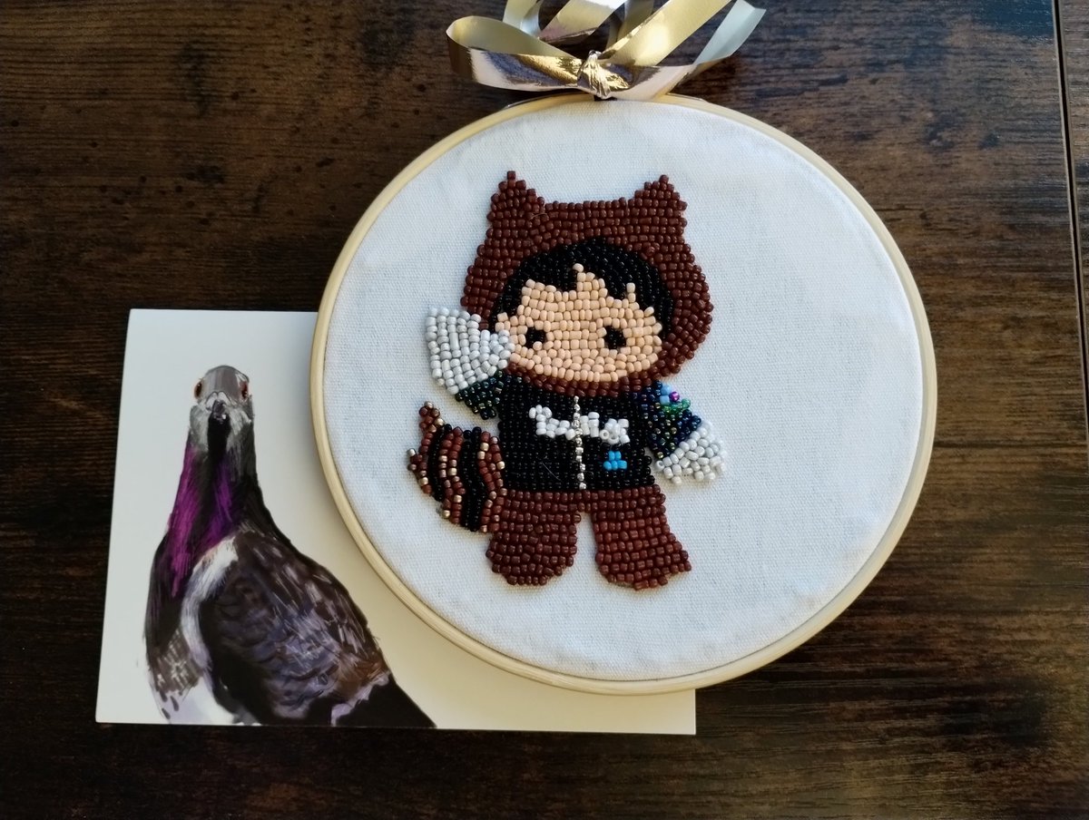 labboopanda's tweet photo. Today's surprise mail from my @Secret_Ohana @bdbymelissa is a #craftforce #wheresastro masterpiece in sewn beadwork. Thank you! #ohanapears https://t.co/6I9HwKALK0