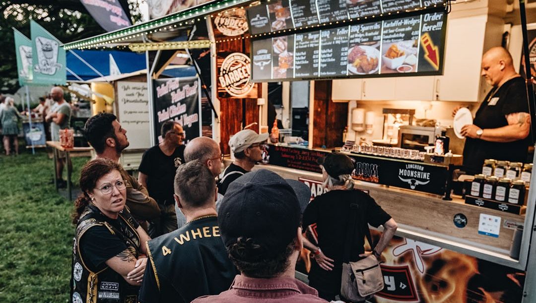 BadandBold's tweet image. Wir hoffen, du hattest schöne Weihnachtsfeuertage. Nun läuft der Countdown zum Jahresende. Und für deine Chance auf die letzten vergünstigten Early-Bird-Tickets für unser @MaxlRide 2024. Nur bis zum 31.12.23!

vivenu.com/event/maxlride…