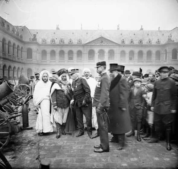 Shaykh Ahmad Sukayrij, Shaykh Abdal Hamid Kane and Si Kaddour Benghabrit à l'Hôtel des Invalides in Paris. En 1916